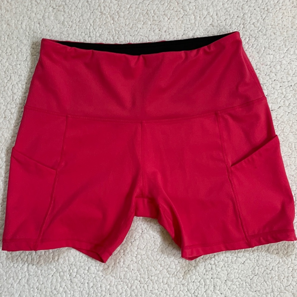 Ododos shorts size large